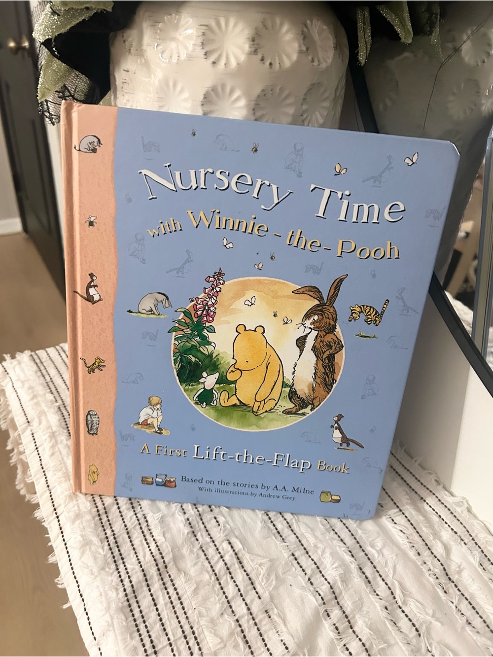 Nursery Time with Winnie-the-Pooh First Lift-the-Flap Book